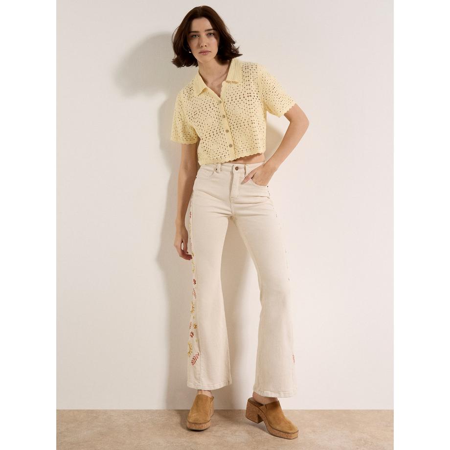 APRICOT Lulu Jeans mit Blumenstickerei ausgestelltem Bein  