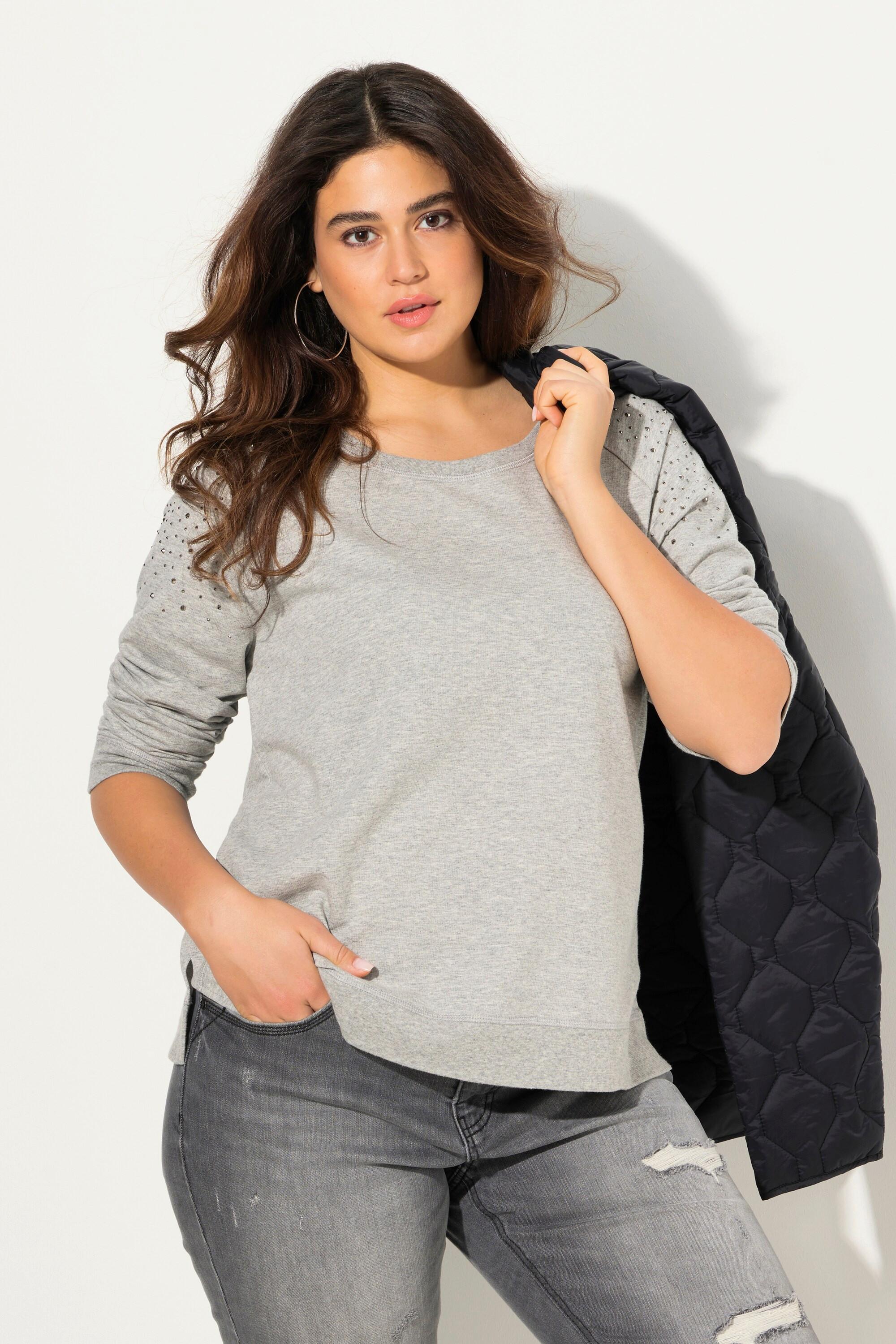 Ulla Popken  Sweat-shirt oversize, col rond et manches longues. Rivets fantaisie. 