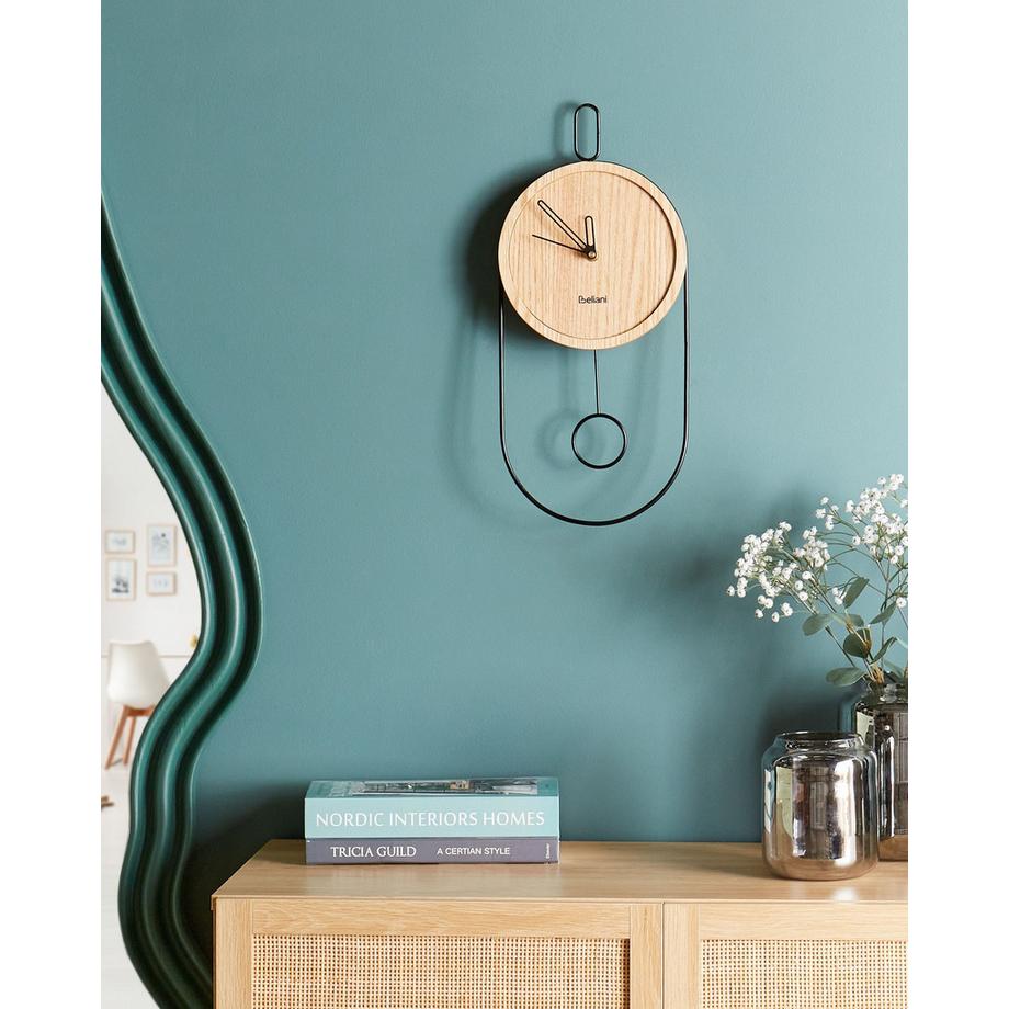 Beliani Wanduhr aus MDF-Platte Retro SIERRE  