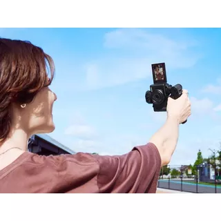 SONY  Sony Vlog camera ZV-1F di | Fotocamera digitale (schermo orientabile, video in 4K, slow motion, funzionalità per vlog) - Nera 
