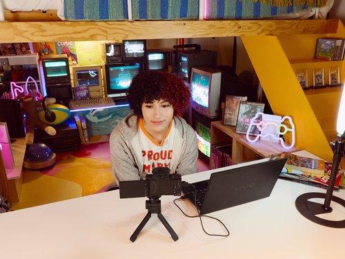 SONY  Sony ZV-1F 1" Appareil-photo compact 20,1 MP Exmor RS CMOS 5472 x 3648 pixels Noir 