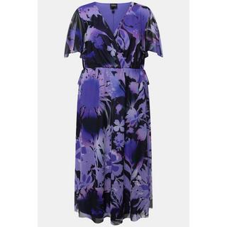 Ulla Popken  Robe maxi en mesh à fleurs. Décolleté en V et manches courtes 