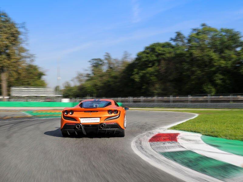 Smartbox  A tutta velocità con 1 giro in Ferrari F8 Tributo all’Autodromo Nazionale di Monza - Cofanetto regalo 