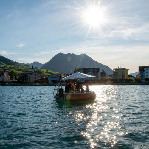 Geschenkidee  BBQ- Boot auf dem Vierwaldstättersee 2h (für max. 10 Personen) 