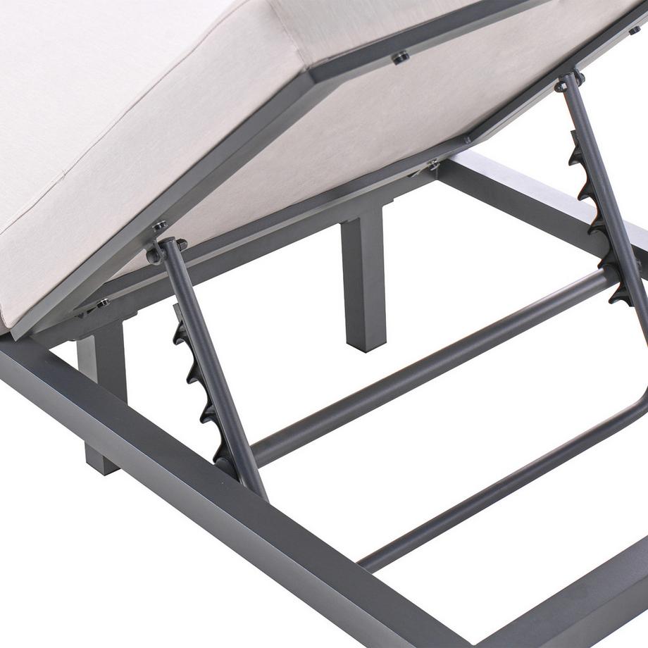 Beliani Sonnenliege mit Kissen aus Aluminium  LARIANO  