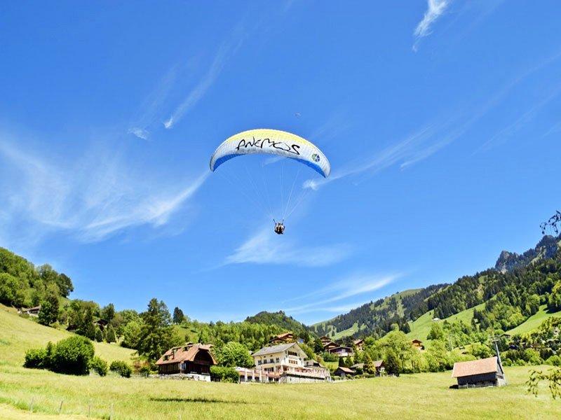 Smartbox  Volo in parapendio biposto nella Gruyère per 1 persona - Cofanetto regalo 