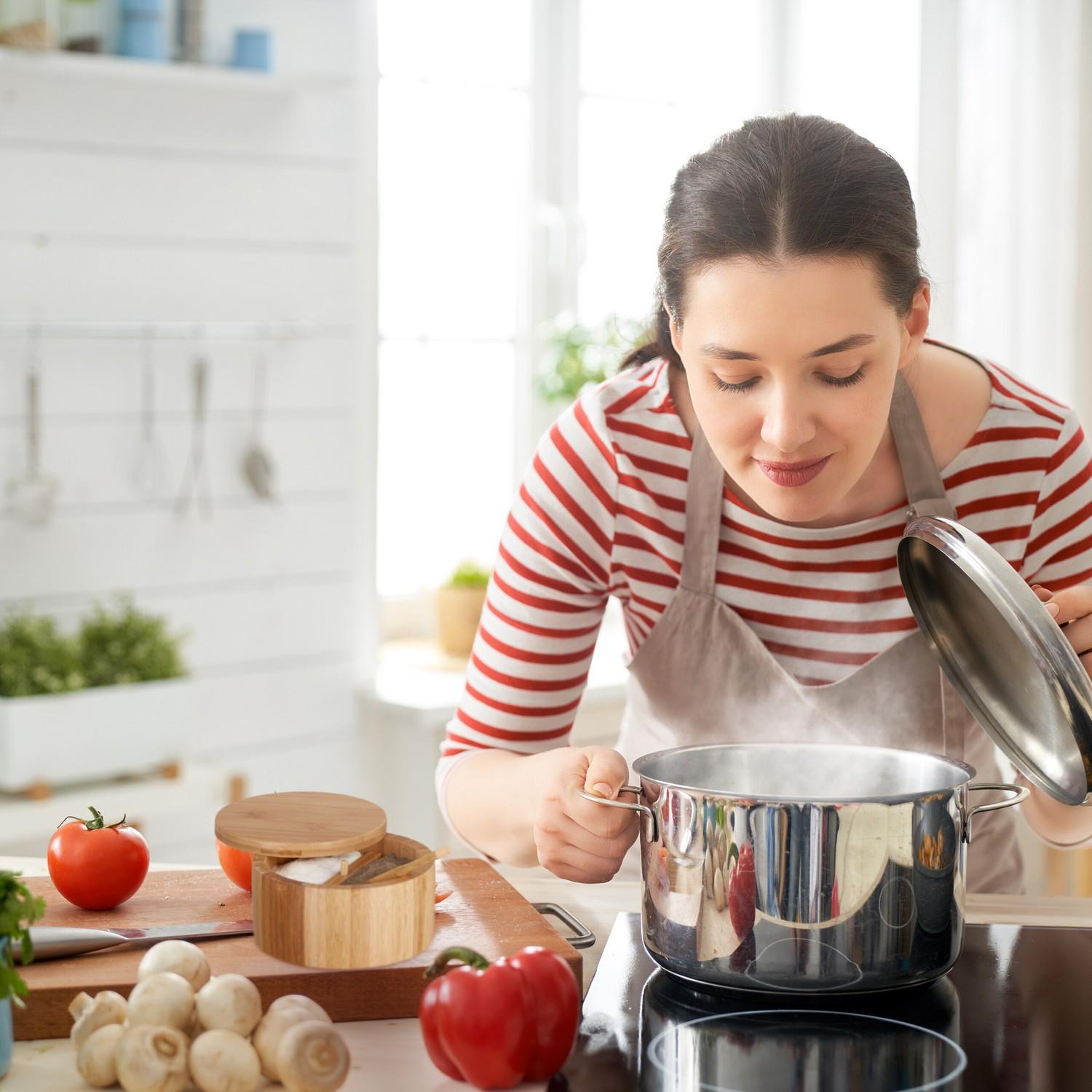 B2X Contenitore per il sale con coperchio  