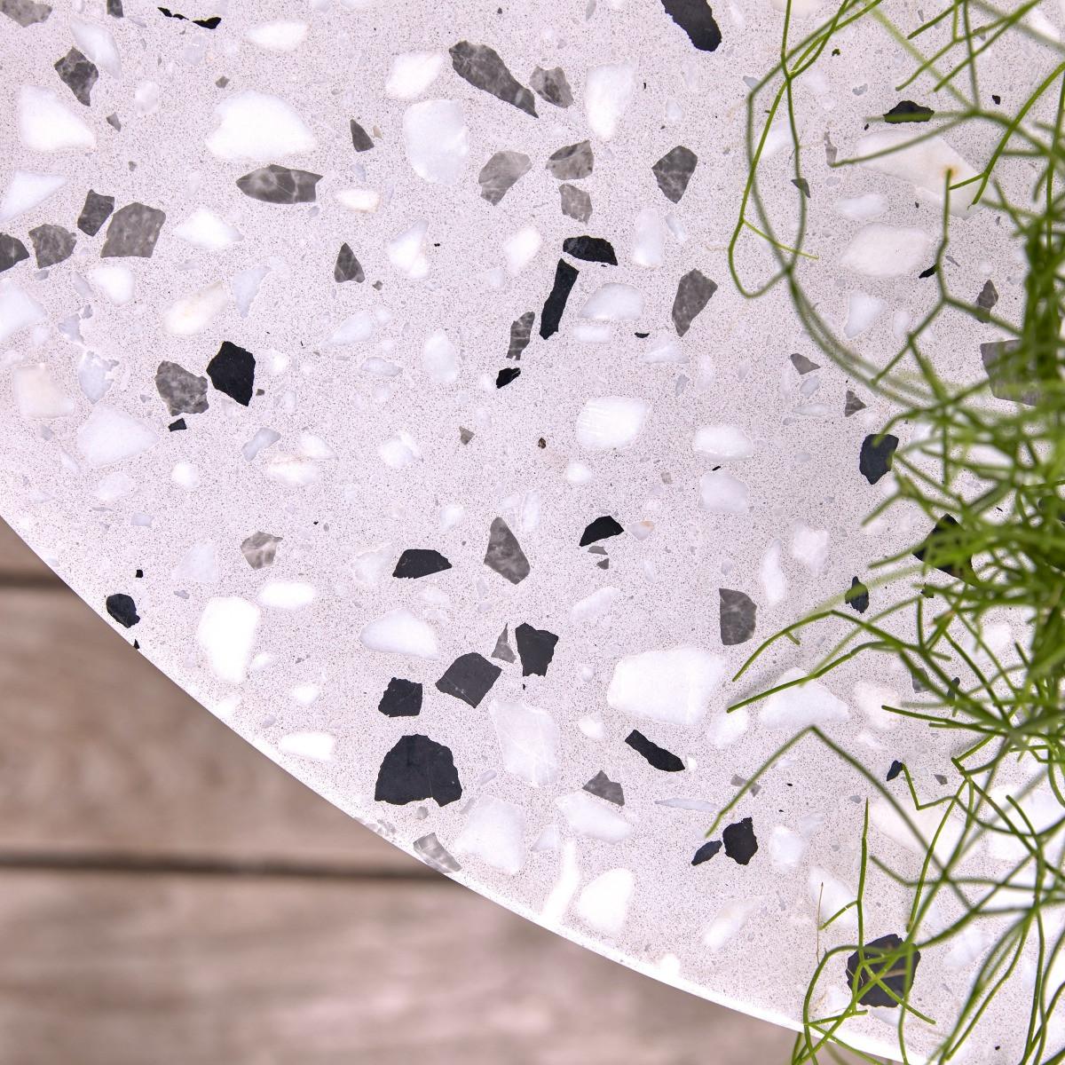 Tikamoon Table de jardin ronde en terrazzo premium et métal grey 4 pers. Elio  