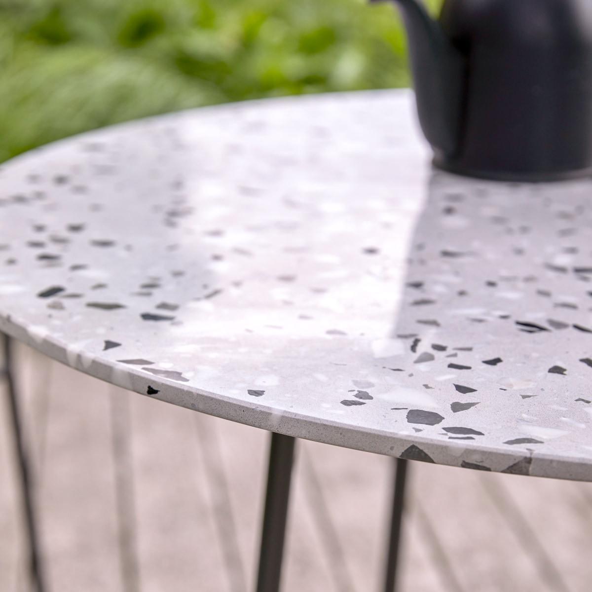 Tikamoon Table de jardin ronde en terrazzo premium et métal grey 4 pers. Elio  