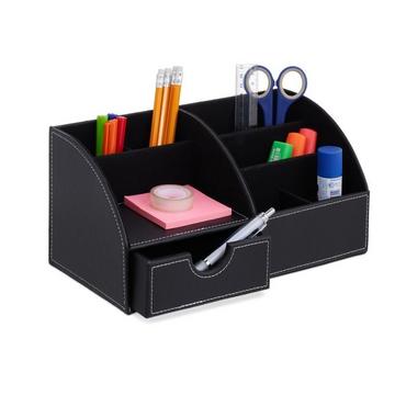 Organizzazione della scrivania in similpelle