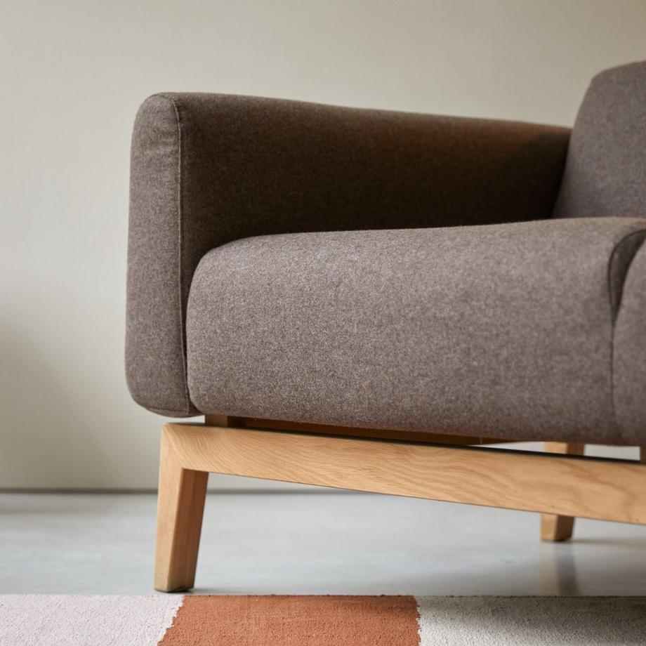 Tikamoon Canapé en chêne massif et tissu marron 3 places Bjorn  