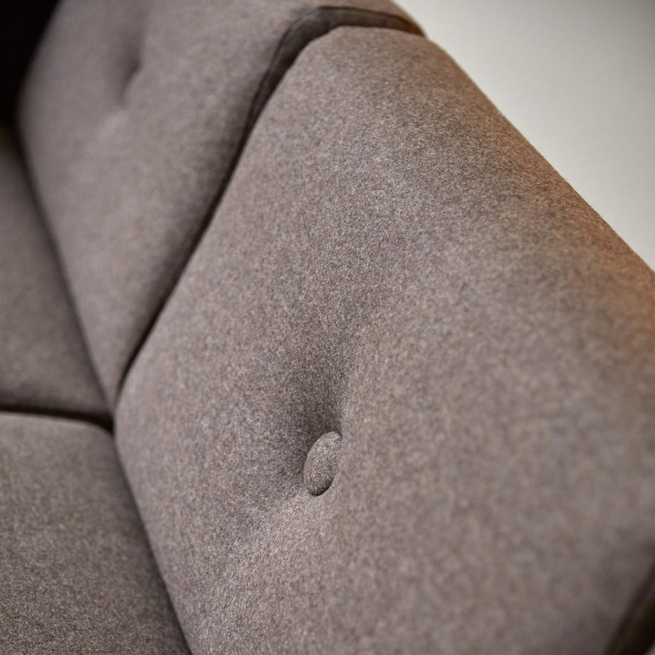 Tikamoon Canapé en chêne massif et tissu marron 3 places Bjorn  