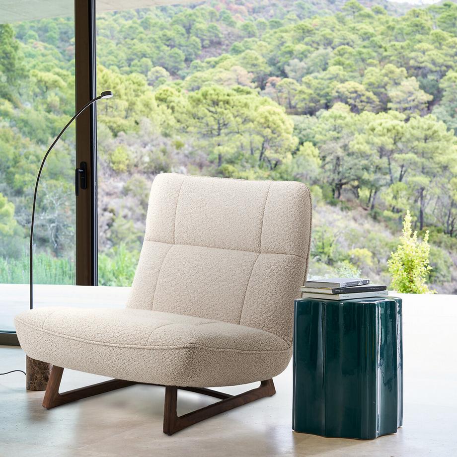 AM.PM Fauteuil pied noyer et bouclette  