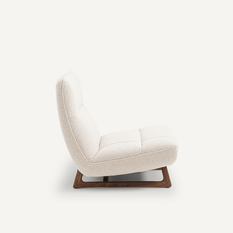 AM.PM Fauteuil pied noyer et bouclette  