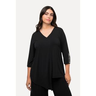 Ulla Popken  Blusa dal taglio svasato con pieghe, perline, scollo a V e maniche a 3/4 