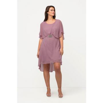 Robe de soirée en mousseline. Décolleté en V, manches courtes. Fond de robe.