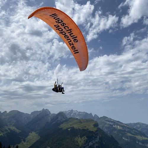 Image of Gleitschirmflug Über Das Appenzellerland - 15 Minuten Gleitschirmflug (für 1 Person) Unisex