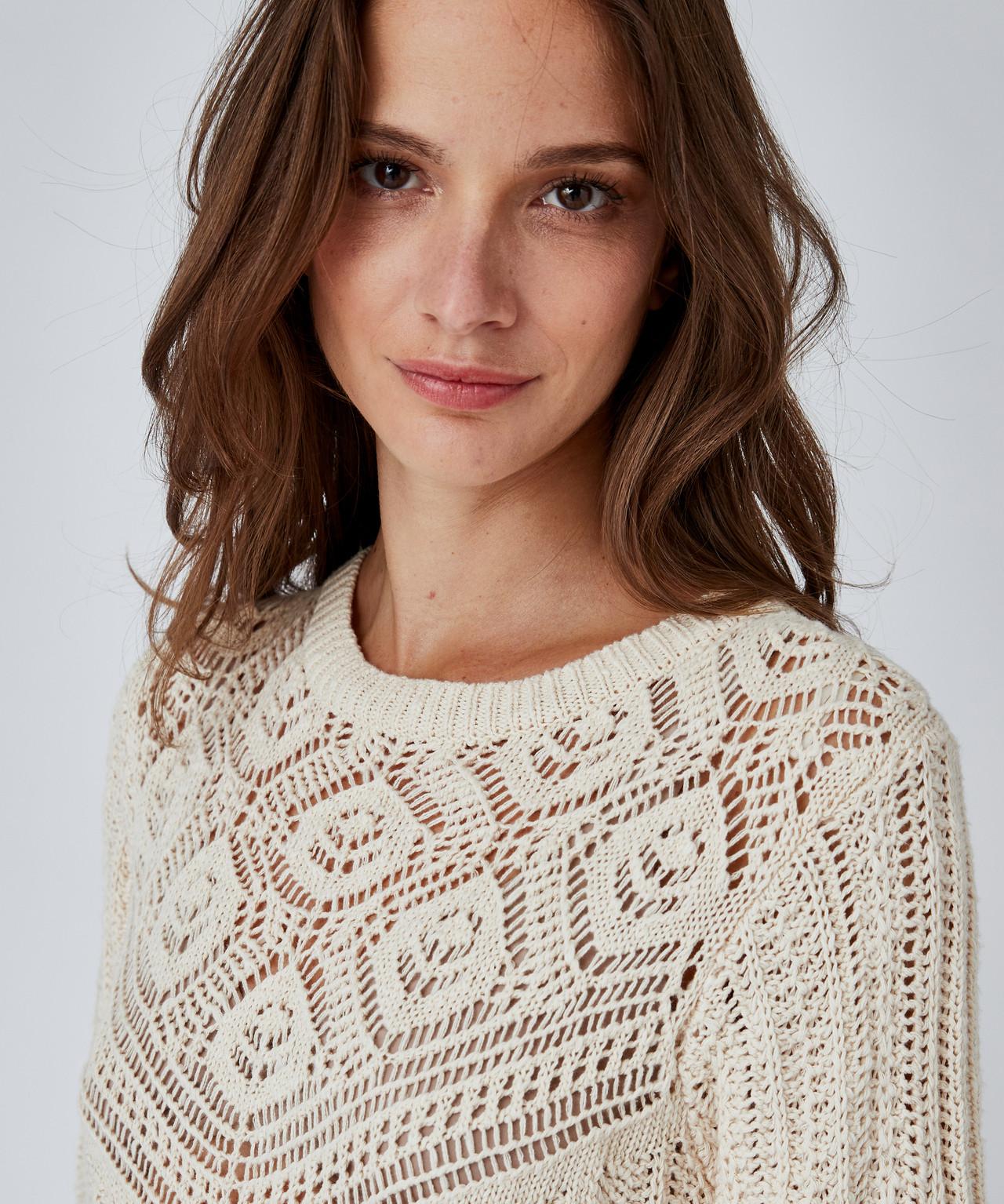 Damart  Pull effet crochet fil ruban effet crochet, plastron fantaisie féminin, col rond. 