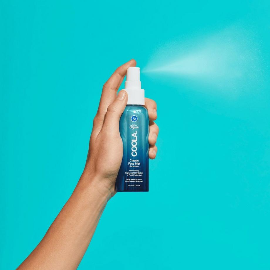 Coola  Spray solaire bio pour le visage 