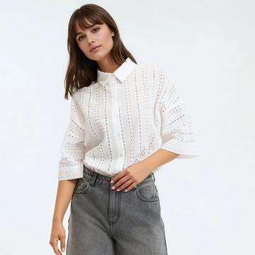 Chemise ample en broderie anglaise