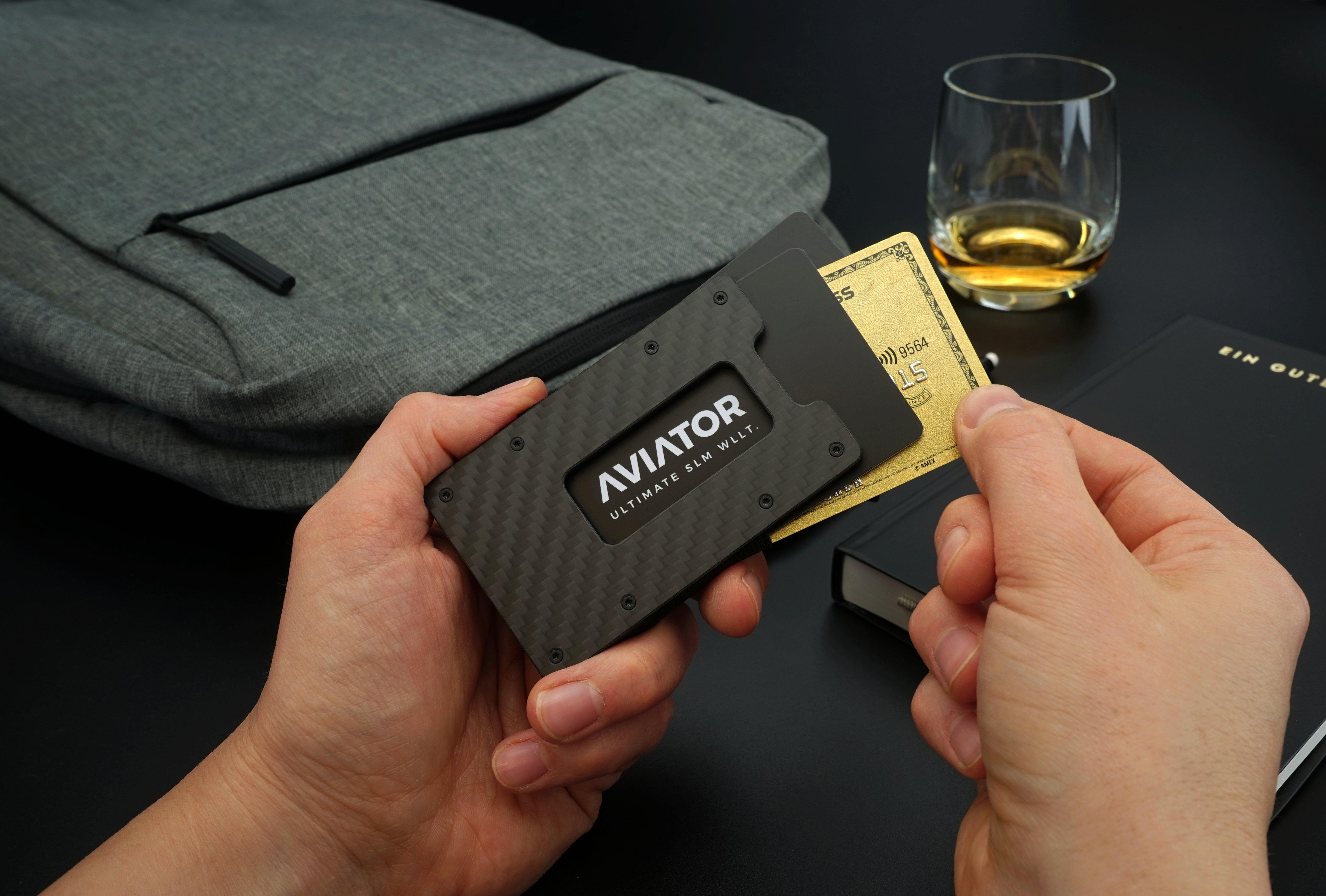 AVIATOR Smart Wallet Slide Carbon Fiber avec AirTag Clip  