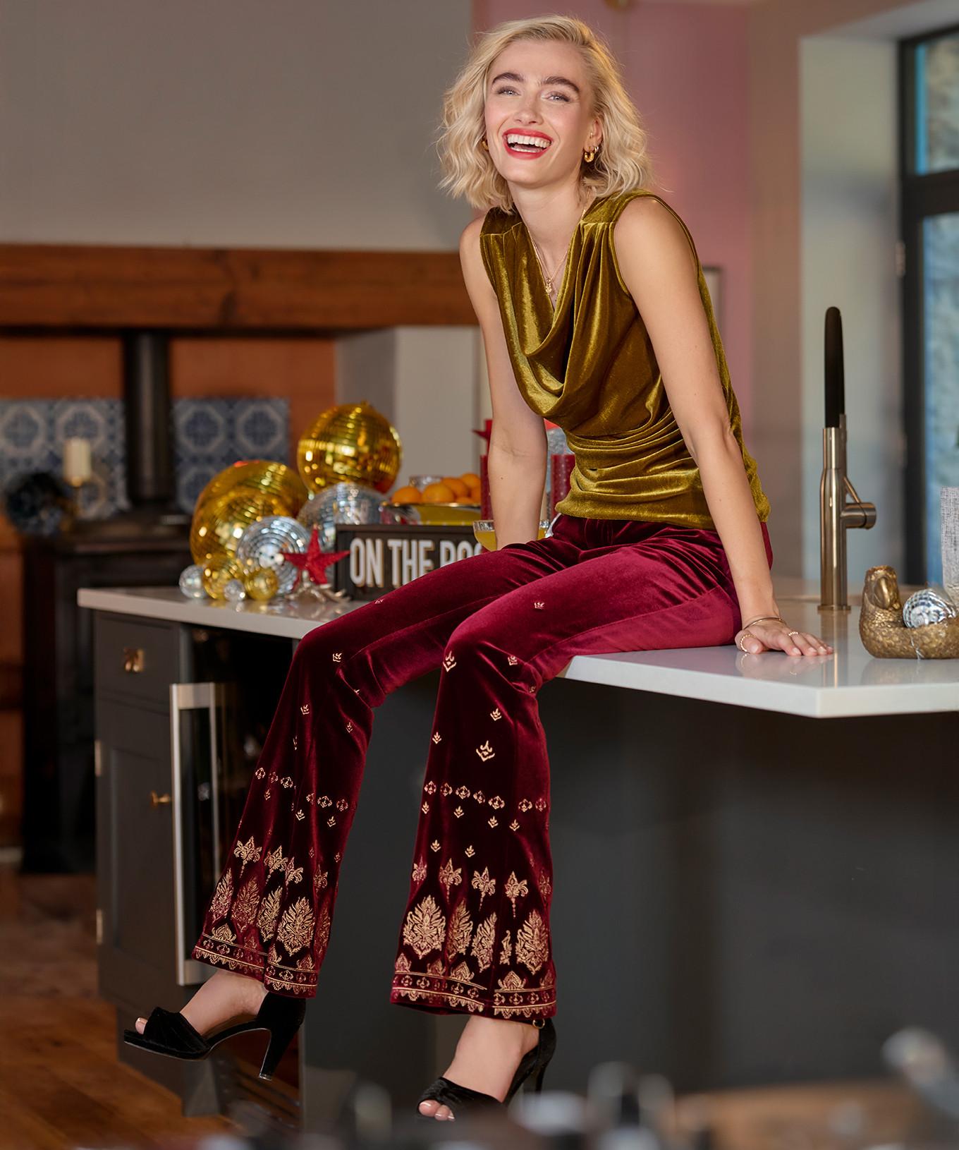 Joe Browns Velours Top Wasserfallausschnitt  