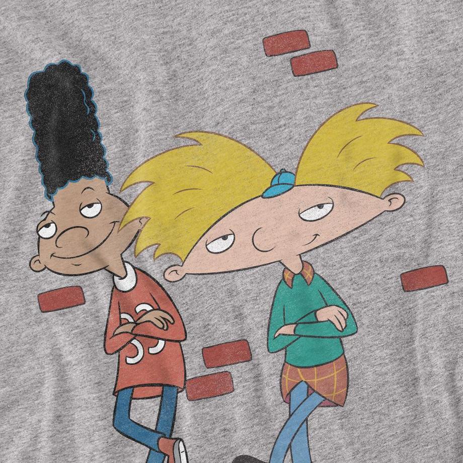 Arnold T-Shirt Leaning  