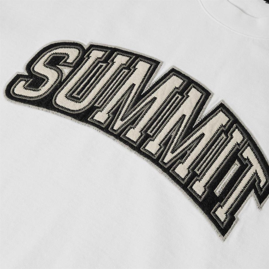 Summit  T-ShirtMotiftyle Appliqué 