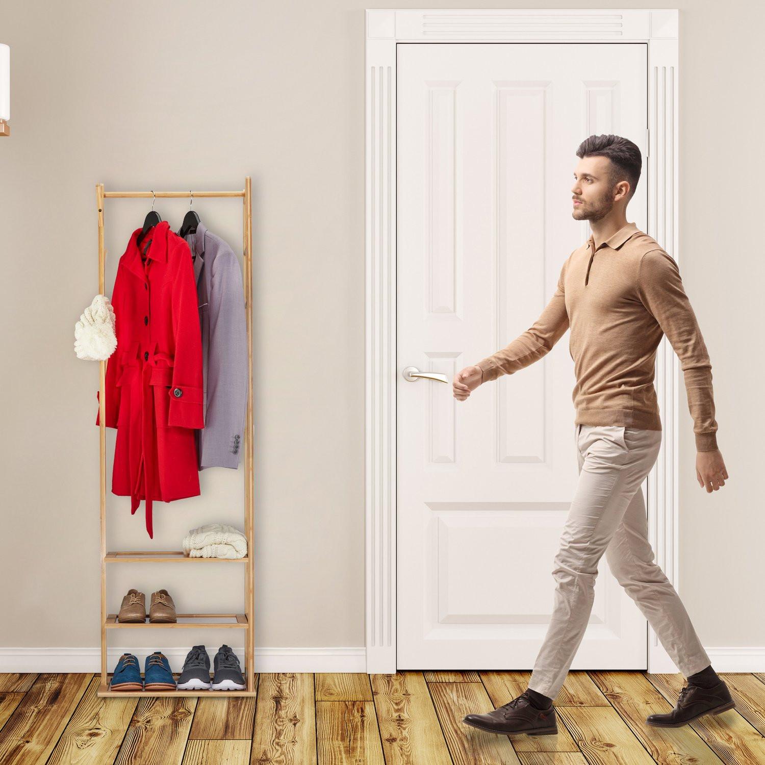 B2X Kleiderbügel aus Bambus mit 3 Ablagen  