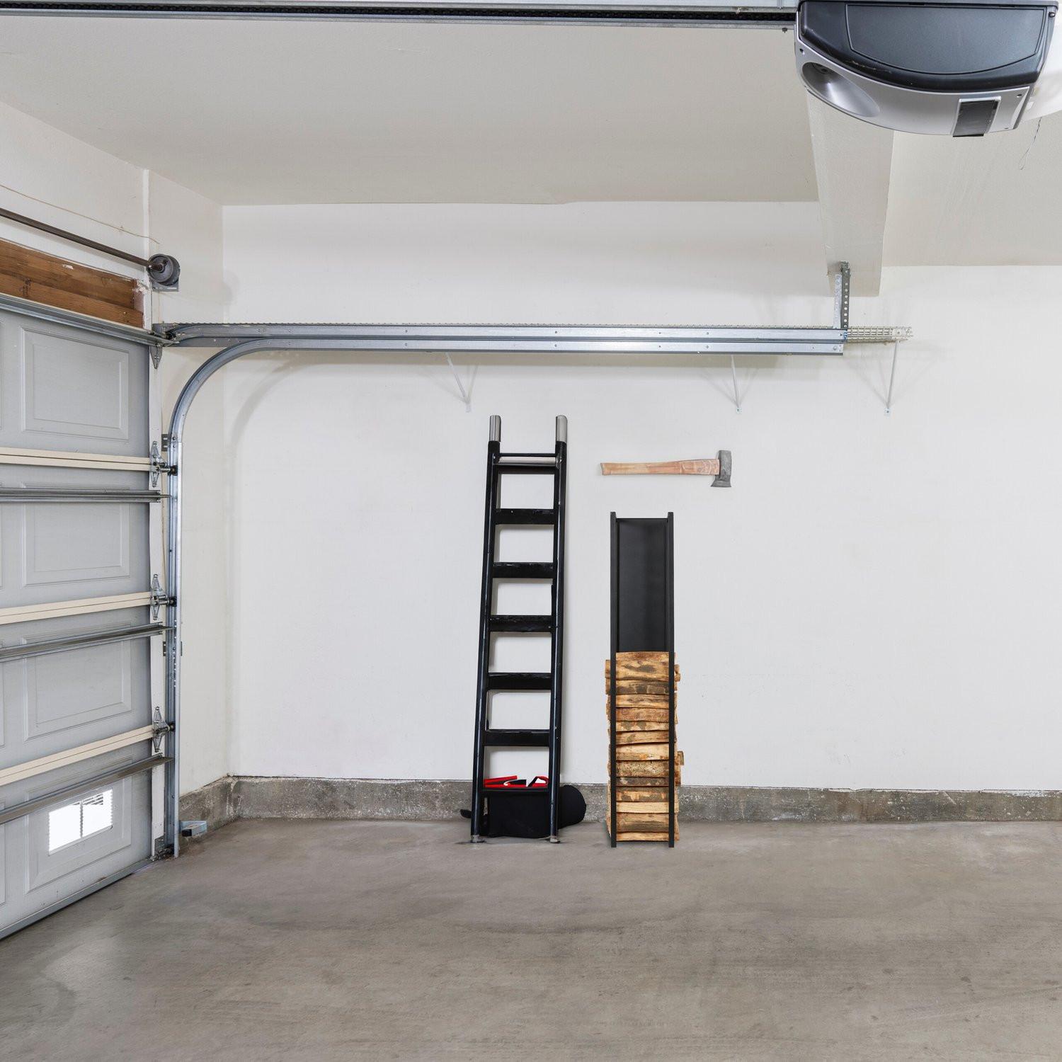 Northix Étagère haute en bois avec panneau arrière  