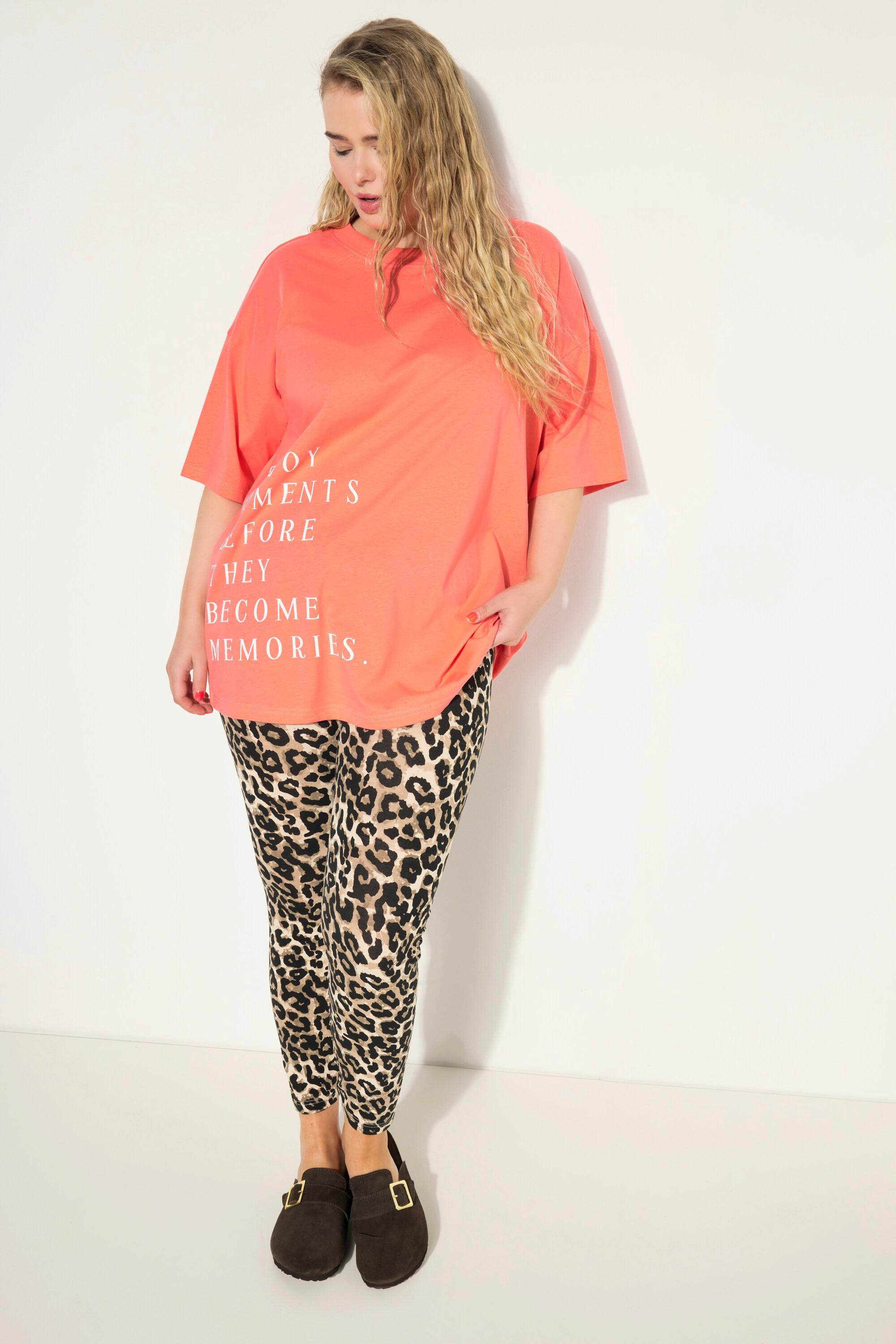 Studio Untold  T-shirt dal taglio oversize con stampa con scritta, scollo a girocollo e mezze maniche 