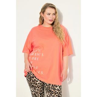 Studio Untold  T-shirt dal taglio oversize con stampa con scritta, scollo a girocollo e mezze maniche 