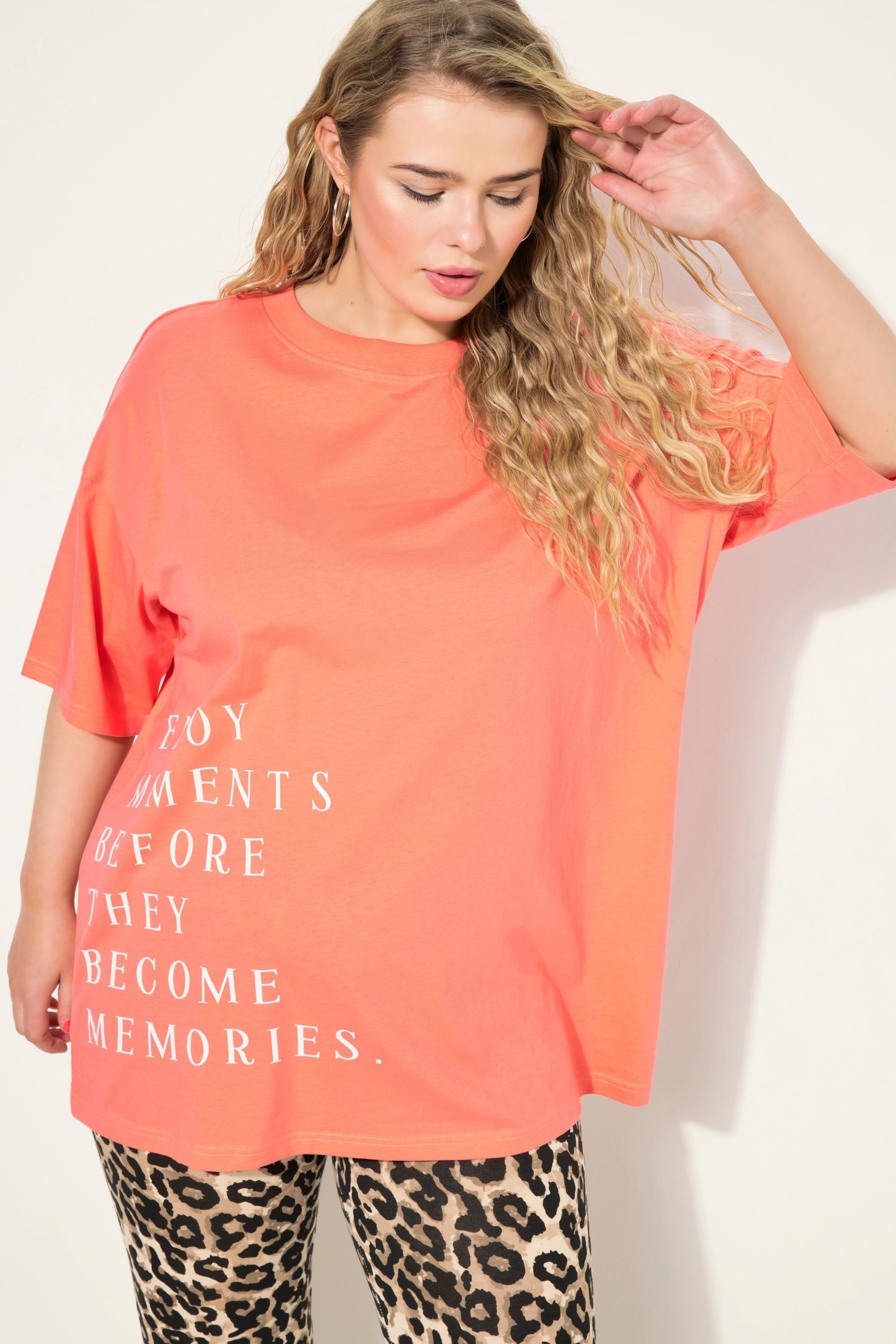 Studio Untold  T-shirt dal taglio oversize con stampa con scritta, scollo a girocollo e mezze maniche 