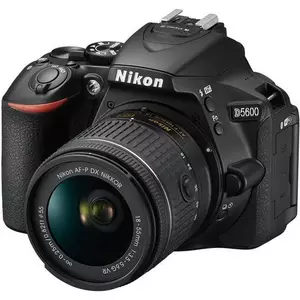 Nikon D5600 Kit (AF-P 18-55 VR) Noir