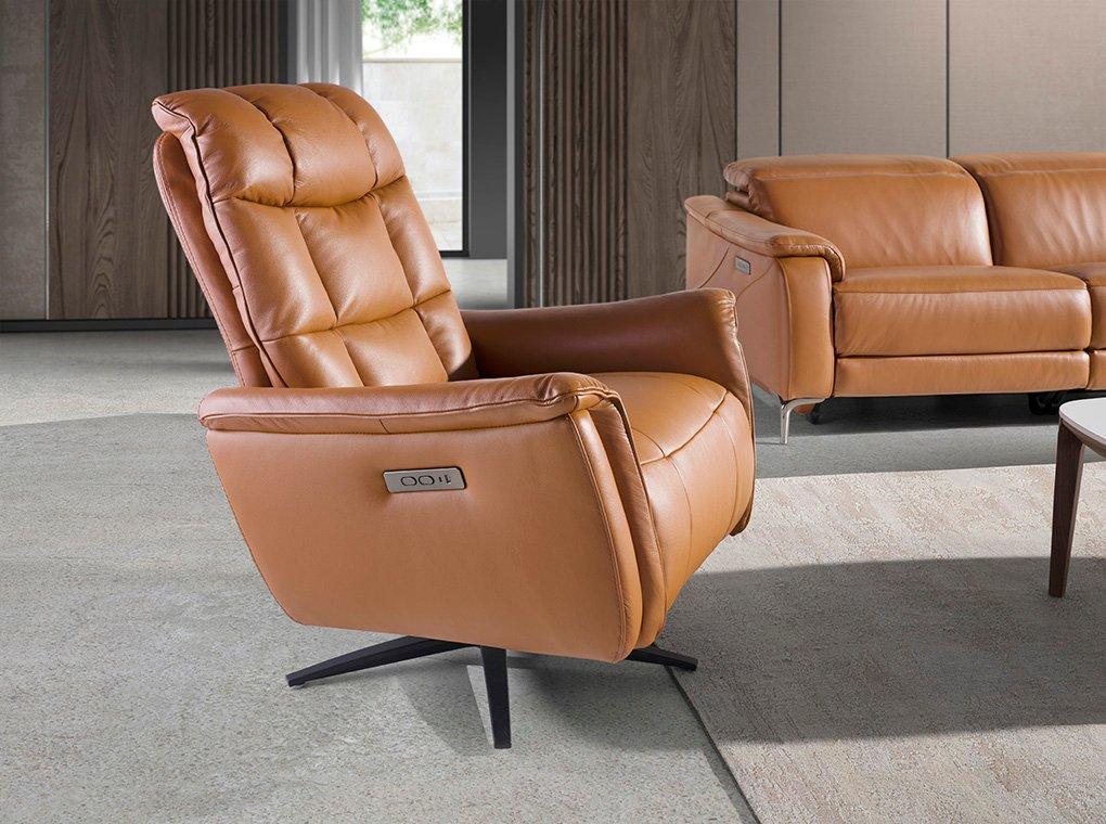 ANGEL CERDA Fauteuil pivotant en cuir marron  