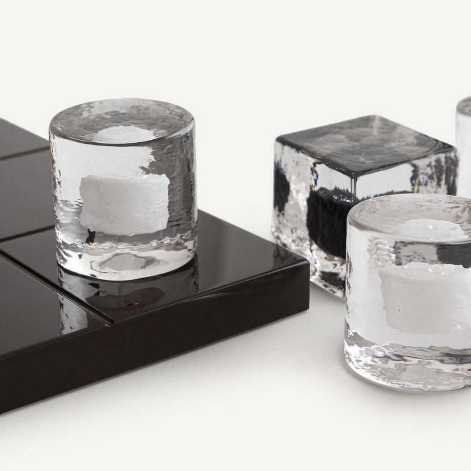 AM.PM Spiel tic-tac-toe aus mundgeblasenem Glas  