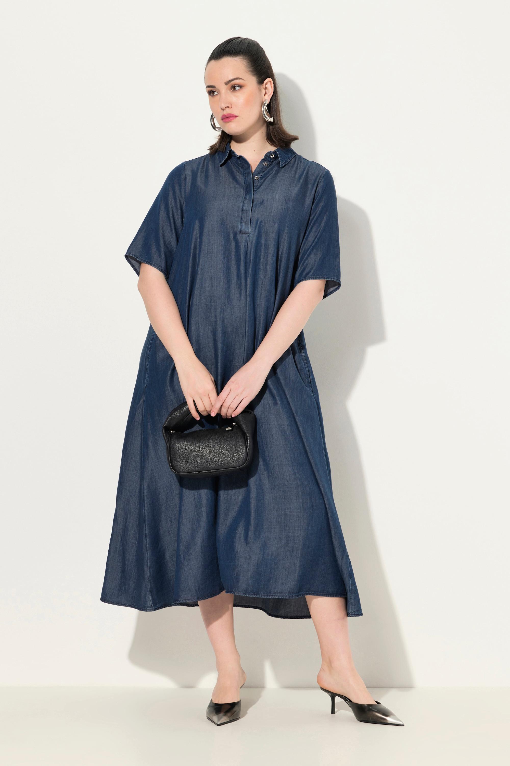 Ulla Popken  Robe midi en Lyocelle, aspect jean. Col chemise et manches courtes. 