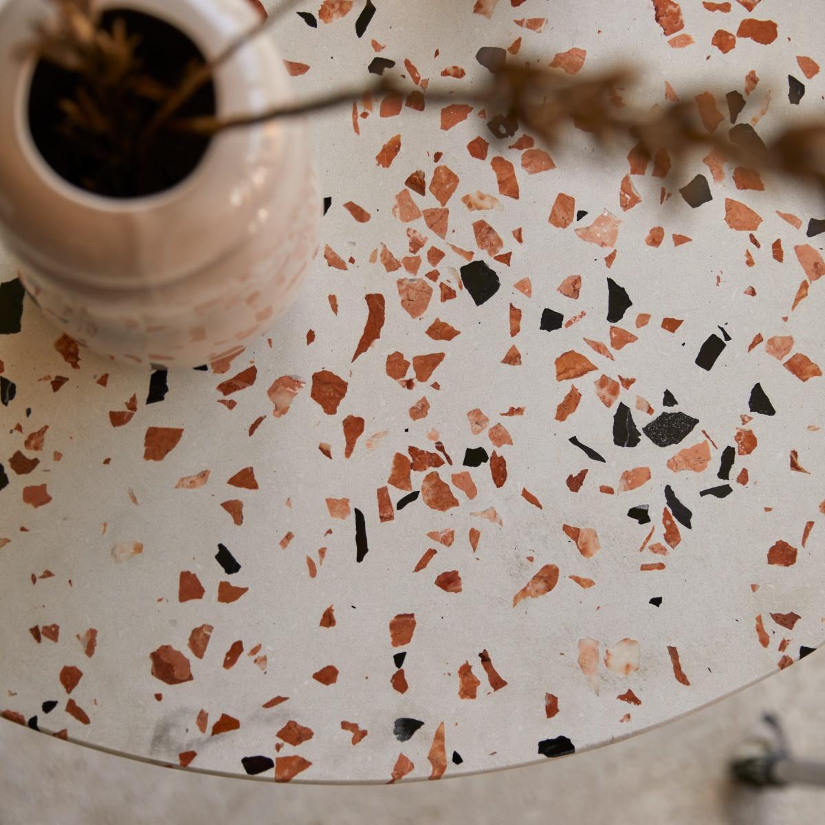 Tikamoon Table ronde en terrazzo premium et métal brown 4 pers. Elio  