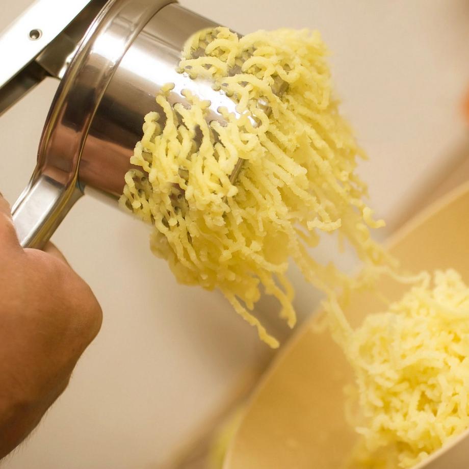 Northix  Kartoffel- und Spätzlepresse, Kartoffelstampfer, Kartoffelpresse 