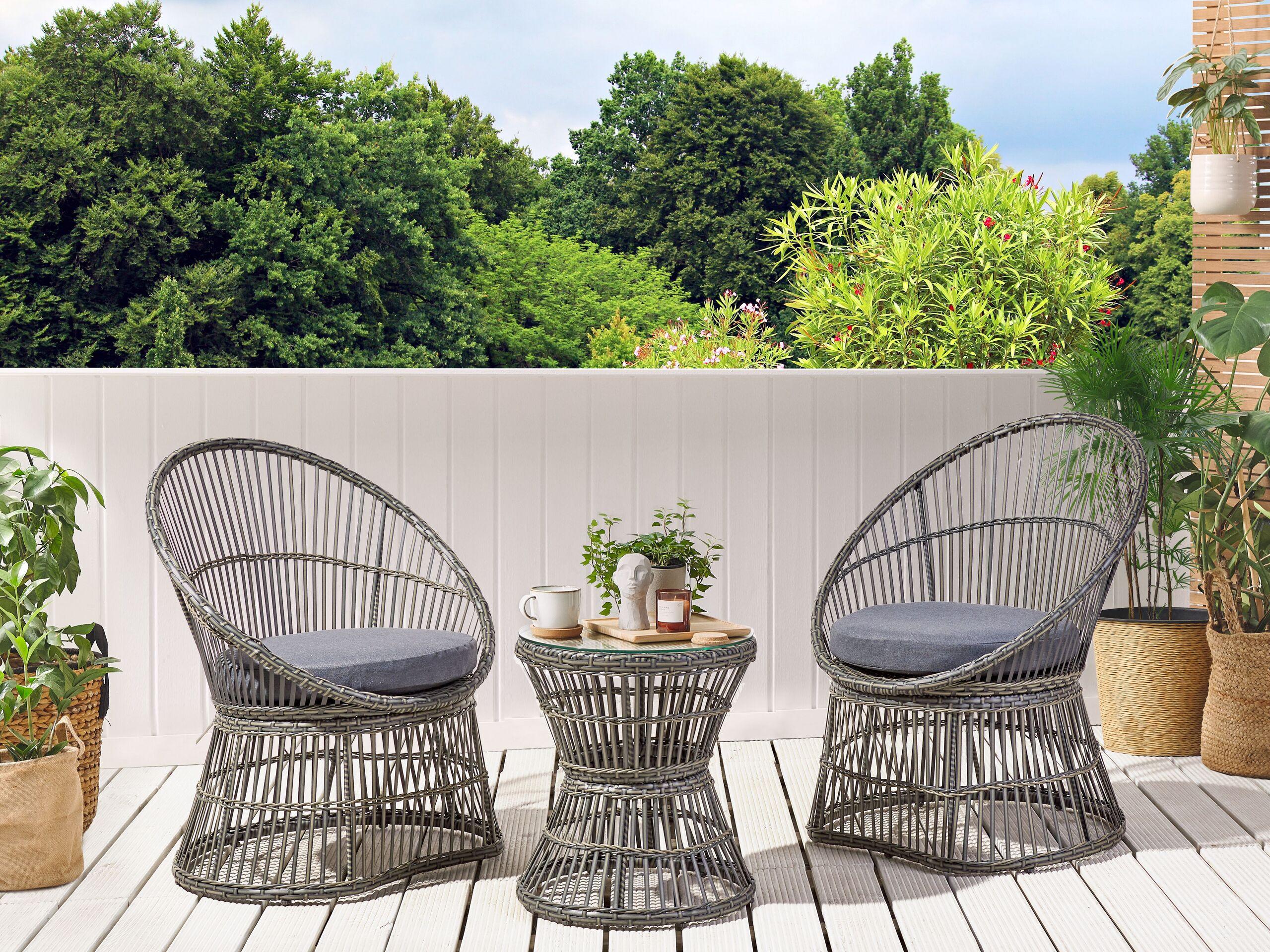 Beliani Bistro Set aus PE Rattan Rustikal MESYNA  