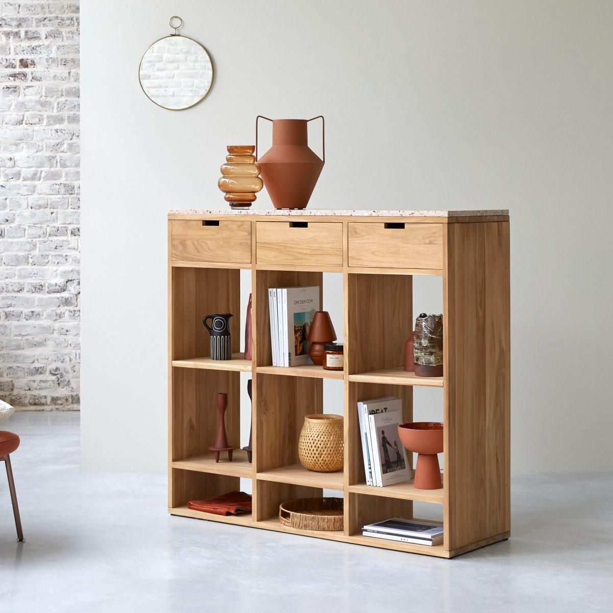 Tikamoon Libreria bassa in teak massello e terrazzo premium Pink Miho  