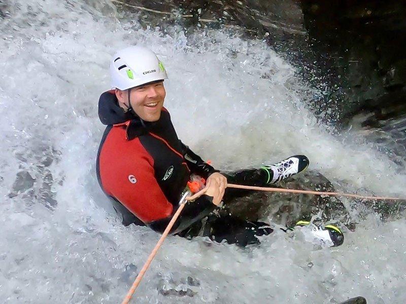 Smartbox  Cours de canyoning de 4h pour 2 débutants dans le canton du Tessin - Coffret Cadeau 