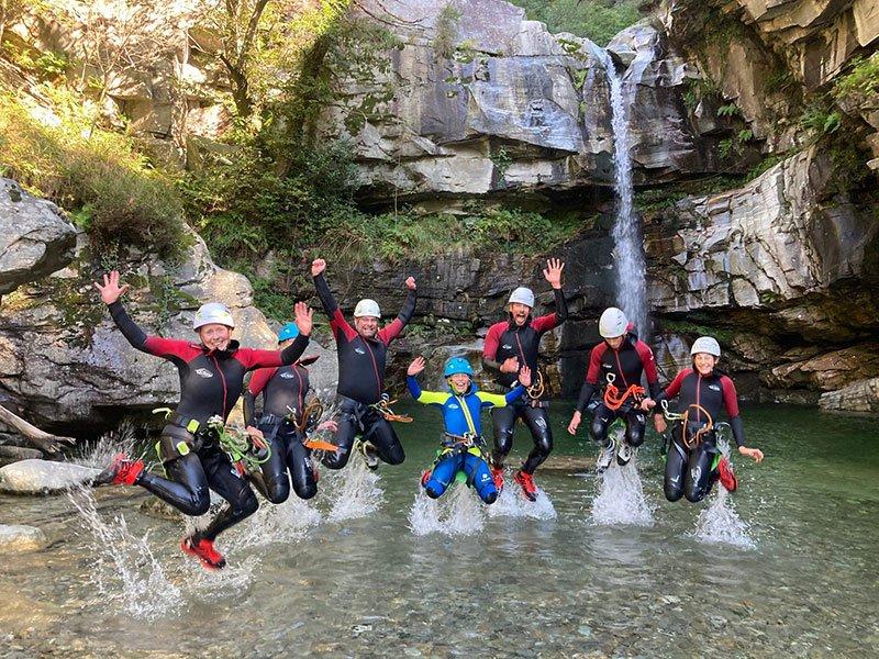 Smartbox  Cours de canyoning de 4h pour 2 débutants dans le canton du Tessin - Coffret Cadeau 