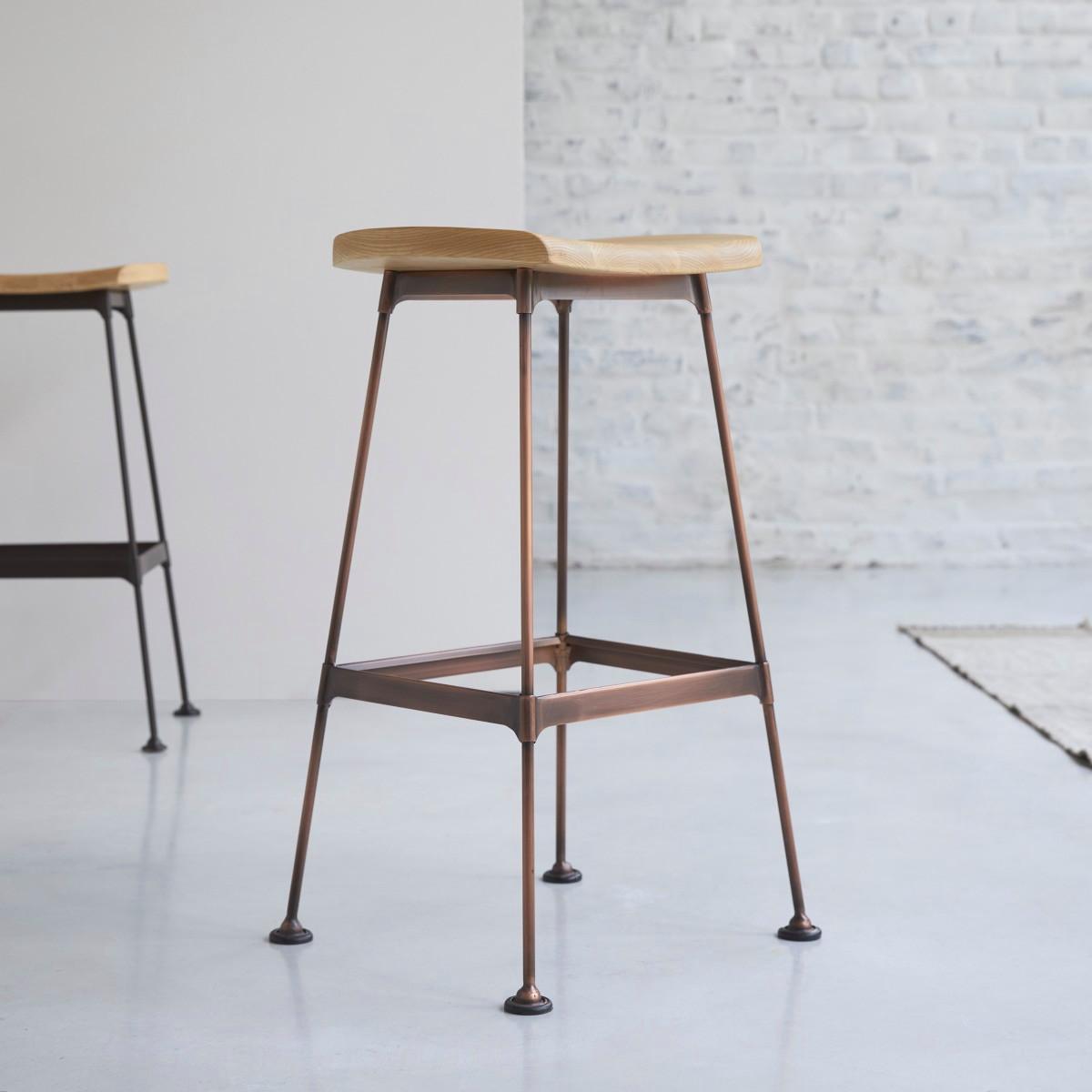 Tikamoon Sgabello alto in frassino e metallo copper Diego  