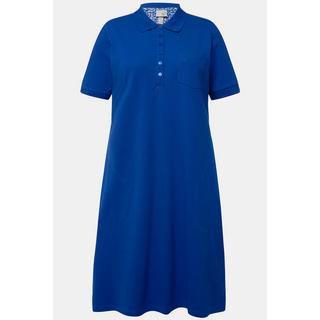 Ulla Popken  Robe esprit polo en maille piquée. Demi patte de boutonnage en demi-longueur et ceinture à nouer. Manches courtes 