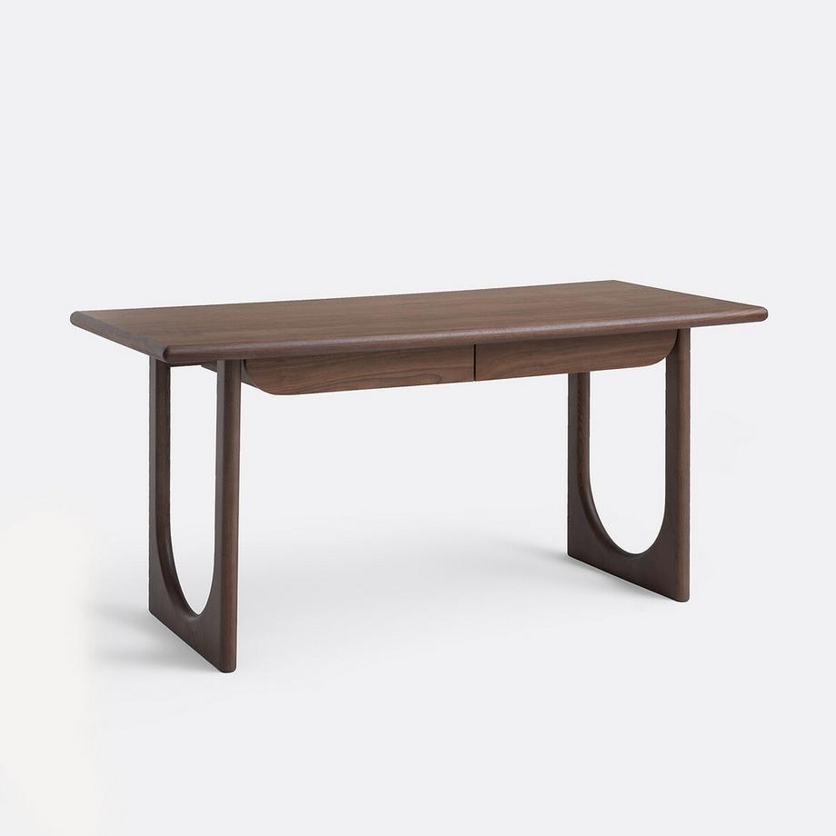 XL-Schreibtisch DOUVE aus massiver Esche und Nussbaumfurnier