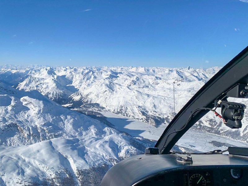 Smartbox  Volo in elicottero Cabri G2: 40 minuti di grandi emozioni da Lodrino - Cofanetto regalo 