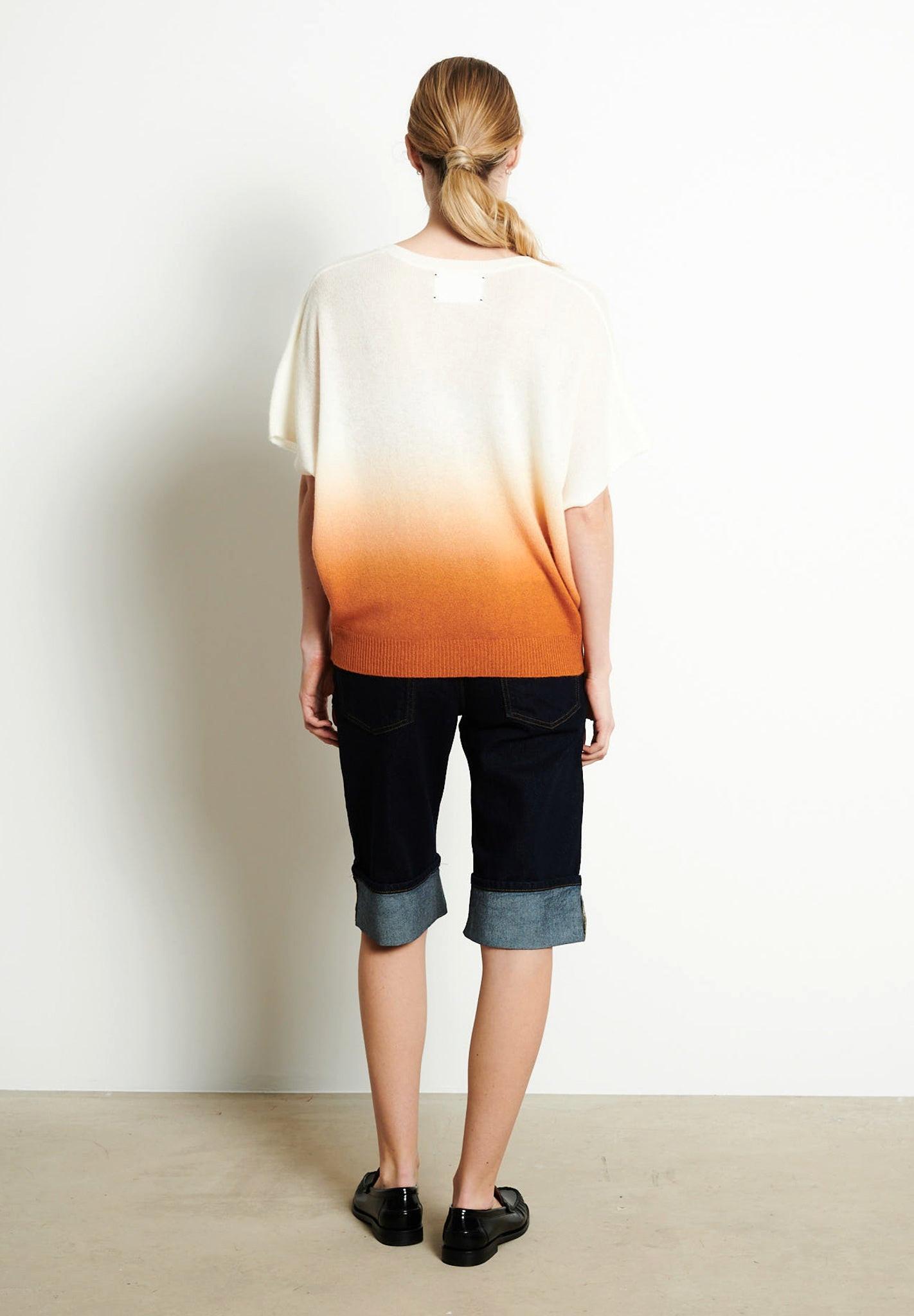 Studio Cashmere8  RIA 7 T-Shirt mit V-Ausschnitt Tie & Dye - 100% Kaschmir 