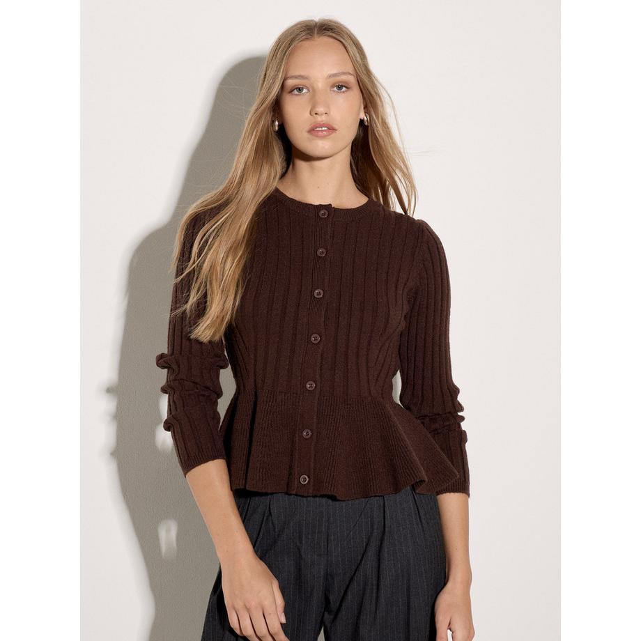 Strickjacke mit geripptem Saum und Schößchen