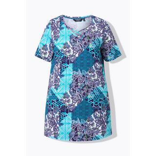 Ulla Popken T-shirt long Imprimé patchwork Col V Manches courtes Coupe évasée  